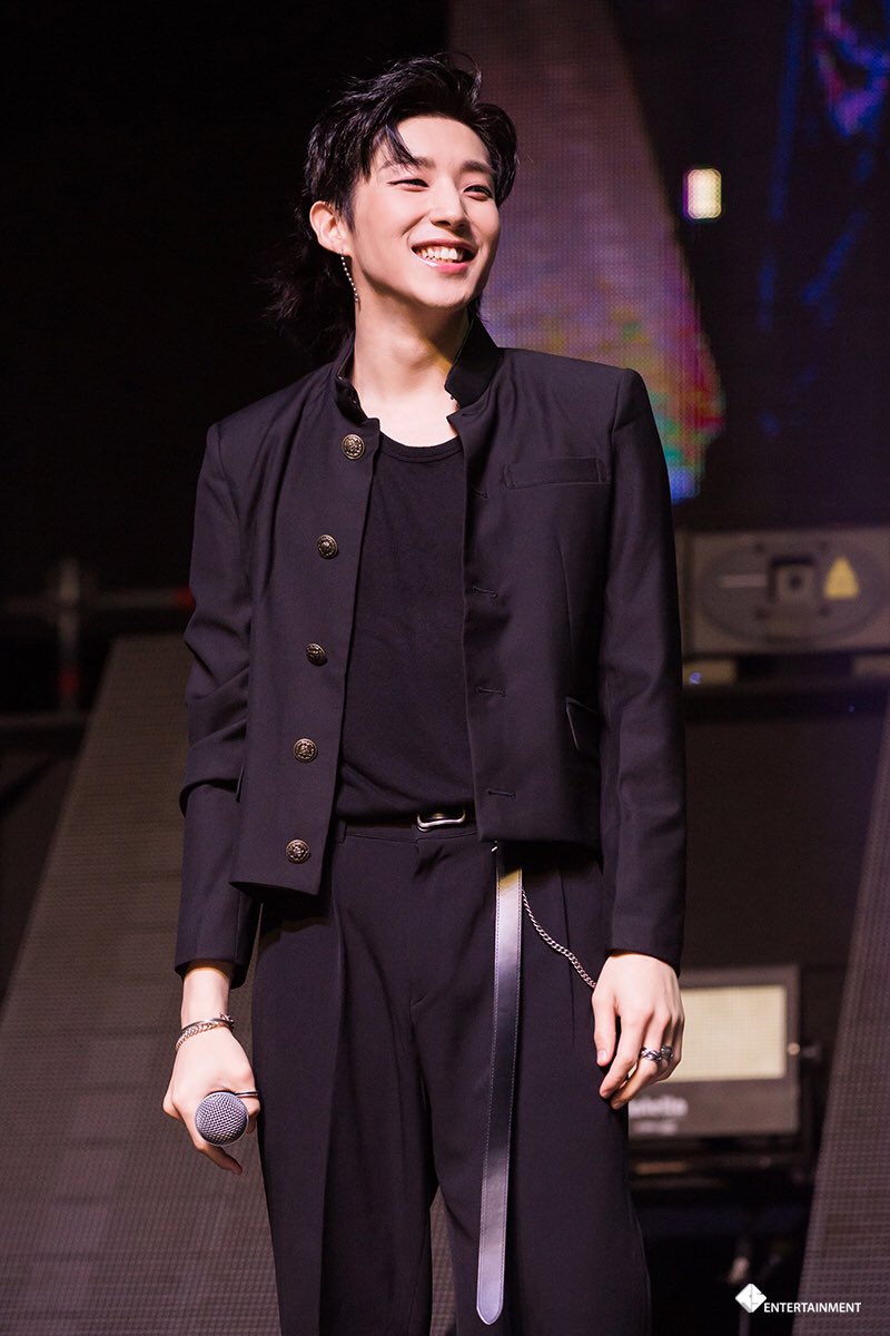 jongupm's tweet photo. Real Name: Moon Jongup (문종업)
Birthdate: February 6th, 1995
Height: 176cm
Weight: 66kg
Blood Type: B
Hometown: Gyeonggi-do https://t.co/P1bwHtTZqi