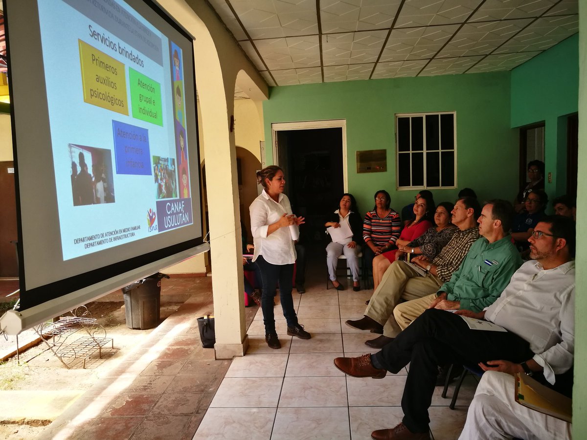 OIMSV's tweet photo. Acompañamos la visita a #CANAF de @ISNA_SV para conocer avances en la atención a niñas, niños y adolescentes migrantes retornados a #Usulután https://t.co/55WbvpGntY