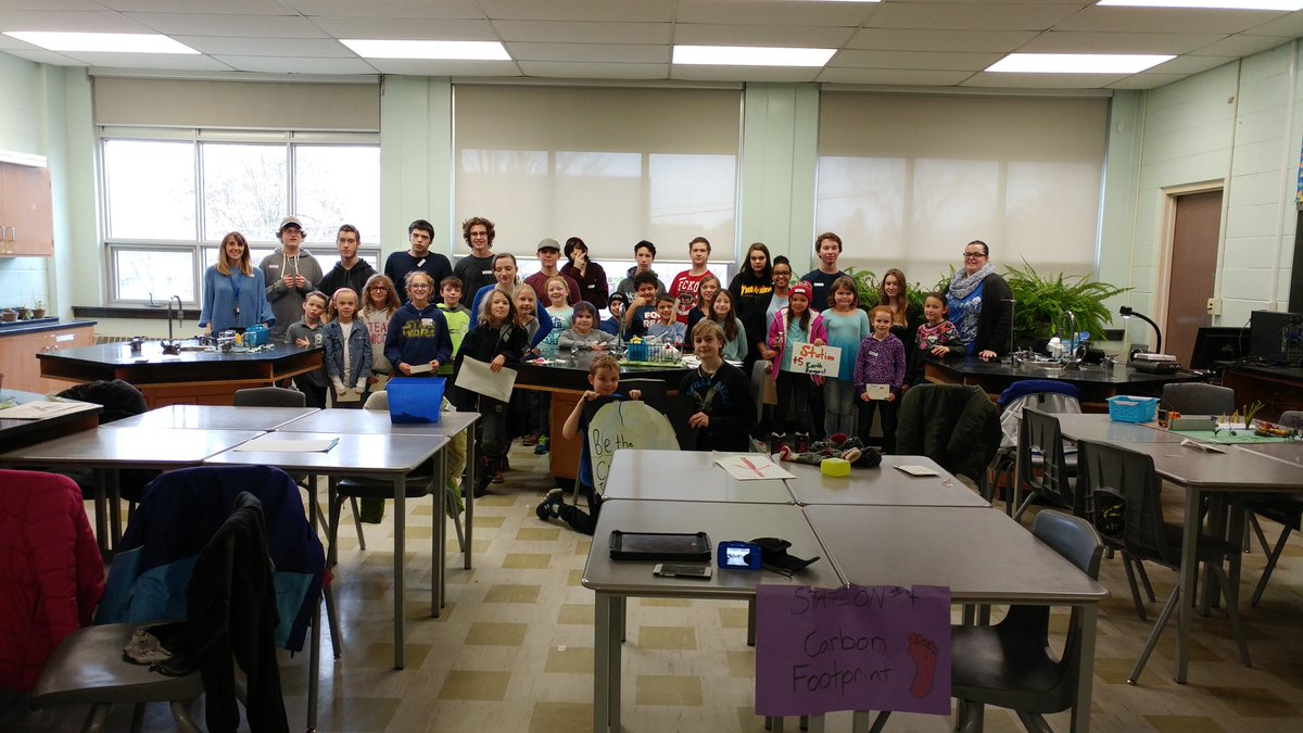 G3MasterMinders's tweet photo. The grade 11s at USS hosted an environmental sustainability event for Mme Teed's grade 3s @UxbridgePS https://t.co/kXRLlXNXh8