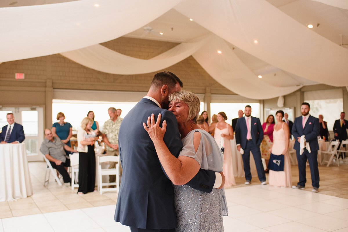 For a #motherson dance, a cool combo: start with “Teddy Bears Have Their Picnic” by Anne Murray then go to Billy Joel “She’s Got A Way” . More tips: bit.ly/2zZhHKy #weddings #weddingDJ #reception