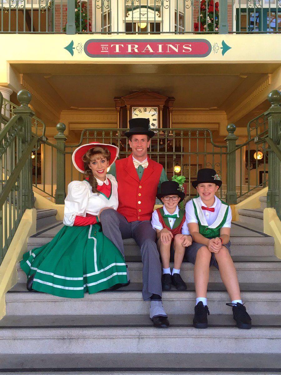 JessicaTomic's tweet photo. Thank you Brett and Lacey for a magical morning on Main Street USA last week! #trolleyshow @WDWToday https://t.co/5mWFGUSRbA