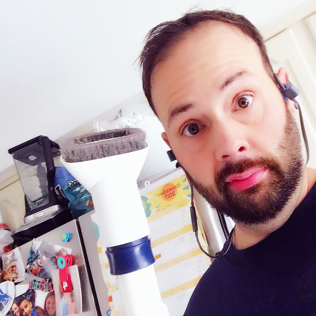 ThriveWithAndy's tweet image. Crushing 3 way calls while vacuuming don’t judge! ThriveWithAndy.com #LoveWhatYouDo #ChefAndy #MakeYourOwnSuccess #BeYourOwnBoss #nomore925 #entrepreneur #entrepreneurlifestyle #healthylifestyle #picoftheday #photooftheday