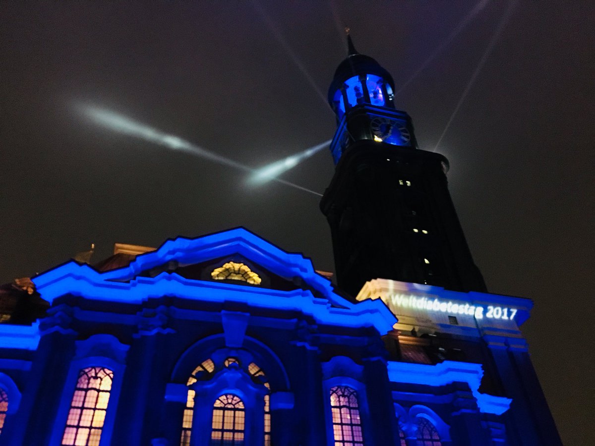 tadorna's tweet photo. #BlueMonument in #Hamburg #Germany! #WDD17 #WorldDiabetesDay #diabetes @diabetesDE @IDFEuropeBXL @dedocDE @diaversary https://t.co/xwaISks8lN