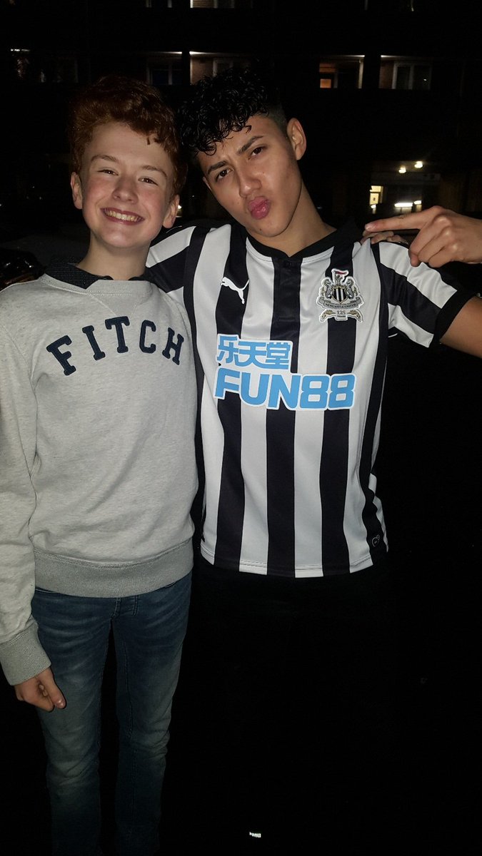 Thanks for coming to watch @TheBandMusical  <a href="/george_littell/">George littell</a> #Oliver! #TheatreRoyalDruryLane 🎭 Was great seeing you man ! Look who's creeping round the back... @Ella_Purnell 😂