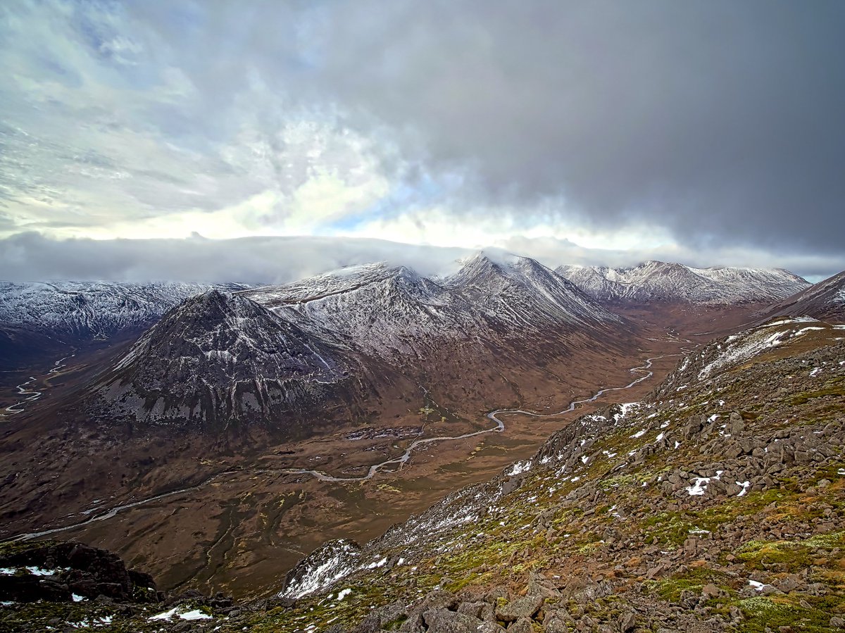 jim___frost's tweet photo. The Lairig Ghru and ptarmigan from the summit of Carn a’Mhaim. In the @cairngorms today #scotwinter #Scotland https://t.co/UIuCu7Nqjo