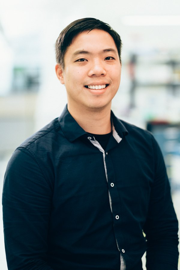 PrecisionNano's tweet image. #AAPS2017 Drop by booth 321 from 11-1 today and speak with our #FormulationSolutions expert Kevin Ou. Using our innovative and scalable microfluidics technology we can customize projects for your formulations needs.