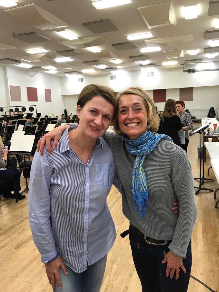 WolinskaMonika's tweet photo. So much wisdom from this amazing conductor @nicolepaiement at today’s master class session at #hartinstitute @TheDallasOpera. I feel inspired! #tdohiwc #womenconductors #musiclife #inspiration https://t.co/kbvhegk2pp