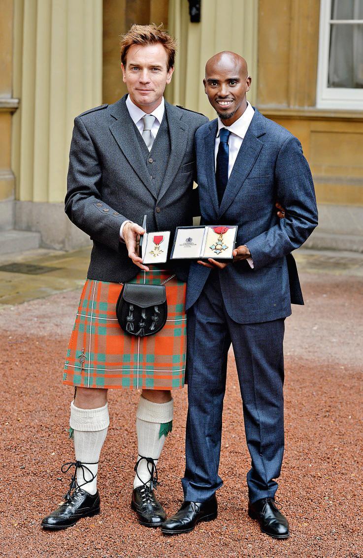 mgsRun's tweet image. La reina Isabel II distingue al notable atleta Mo Farah como Caballero del Imperio Británico | is.gd/hm4ak4