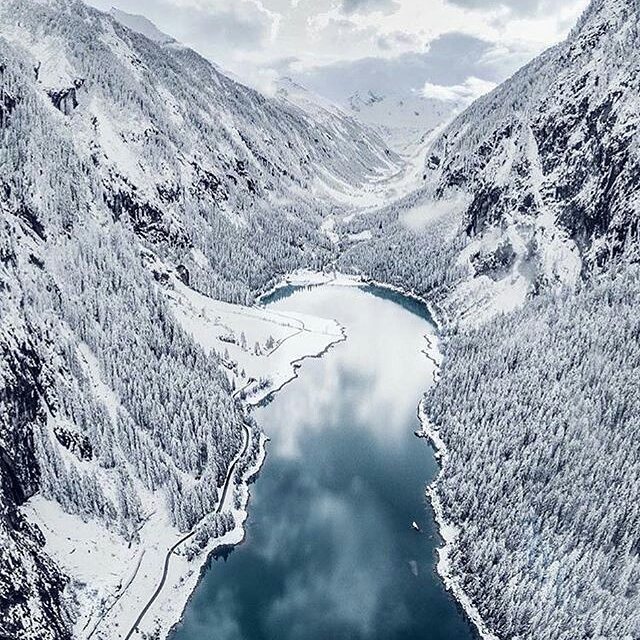 AlpsMyLove's tweet photo. 🍁 Austria under the snow
📍 Austria
🙏  Photo by @tomklockerphoto l
💖 #viatormundi
👑  You might also like : viatormu… https://t.co/4HfGYOj62i https://t.co/nj23LHM96G