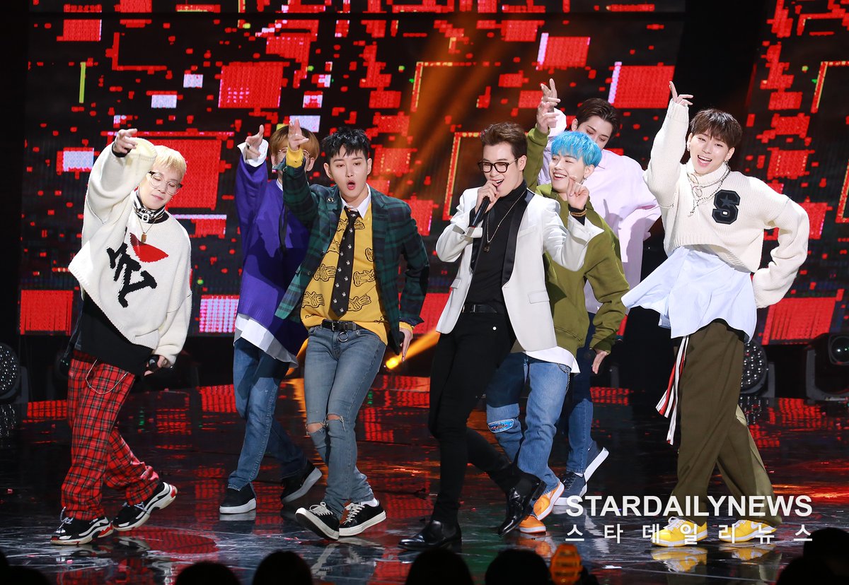 4daBLOCKERS's tweet photo. [FOTOS] 14.11.17 - Block B no SBS MTV The Show na performance de One Way https://t.co/SMRNOO6ME1