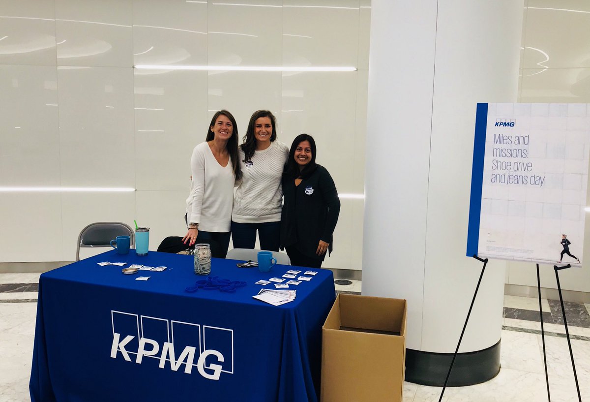 Sneaker week for #HHAW with the <a href="/KPMG/">KPMG</a> team! @BoMFPhilly