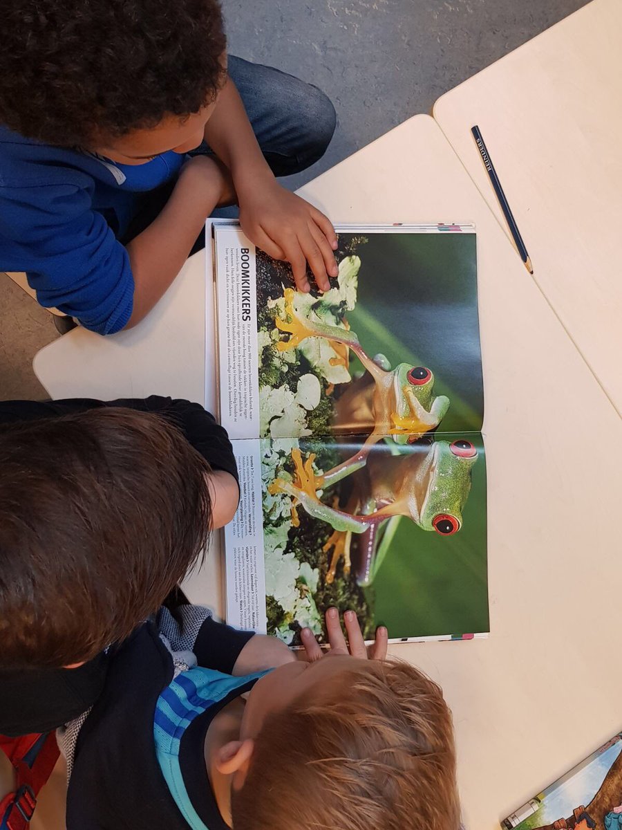 De_Keerkring's tweet photo. Groep 3 heeft vandaag een leuke les gehad van @biebaanzet,de piepelotheek. Op heel veel manieren woorden maken en dat kunnen ze wel in gr. 3 https://t.co/D7LCKMY9bG