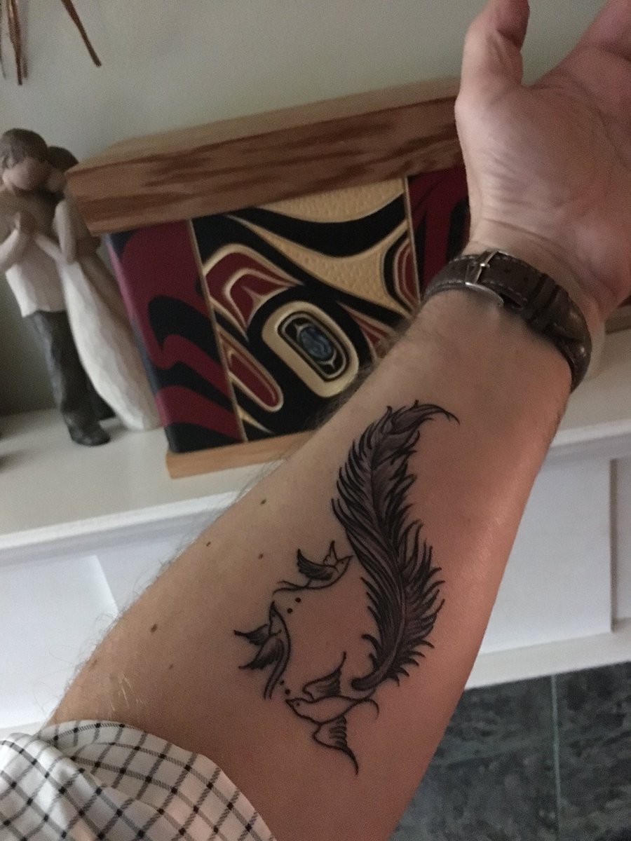 ChefJulianBond's tweet photo. The reveal! 48 hrs later and it looks like it’s been on my arm forever. A beautiful Tattoo designed for an amazing woman who I miss so much! https://t.co/ExFhhr14T6
