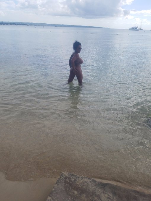 #TittyTuesday #MILF #hedo https://t.co/TlvYOpkHOE<a href="/tag/tittytuesday"class="tags">#TittyTuesday</a><a href="/tag/milf"class="tags">#MILF</a><a href="/tag/hedo"class="tags">#hedo</a>