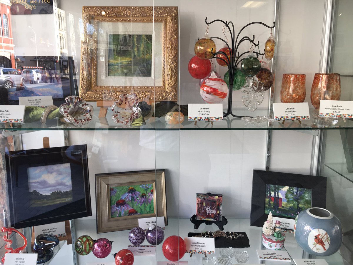 Gallery 915 open today until 5:30