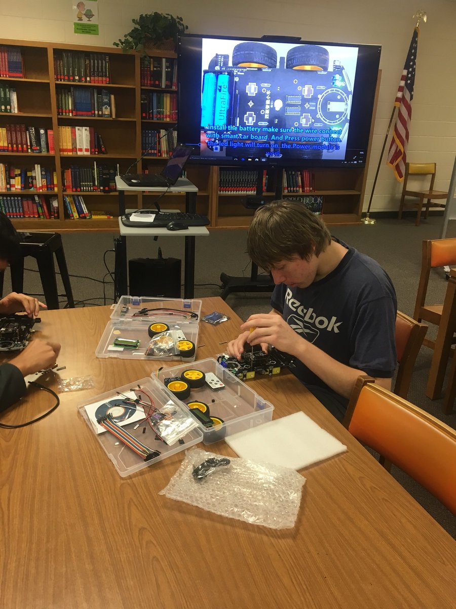 AltomSarah's tweet photo. Arduino car kit assembly in NGC Library MakerSpace!#whywisd @mrrodrigue https://t.co/o2MmxWDkPk