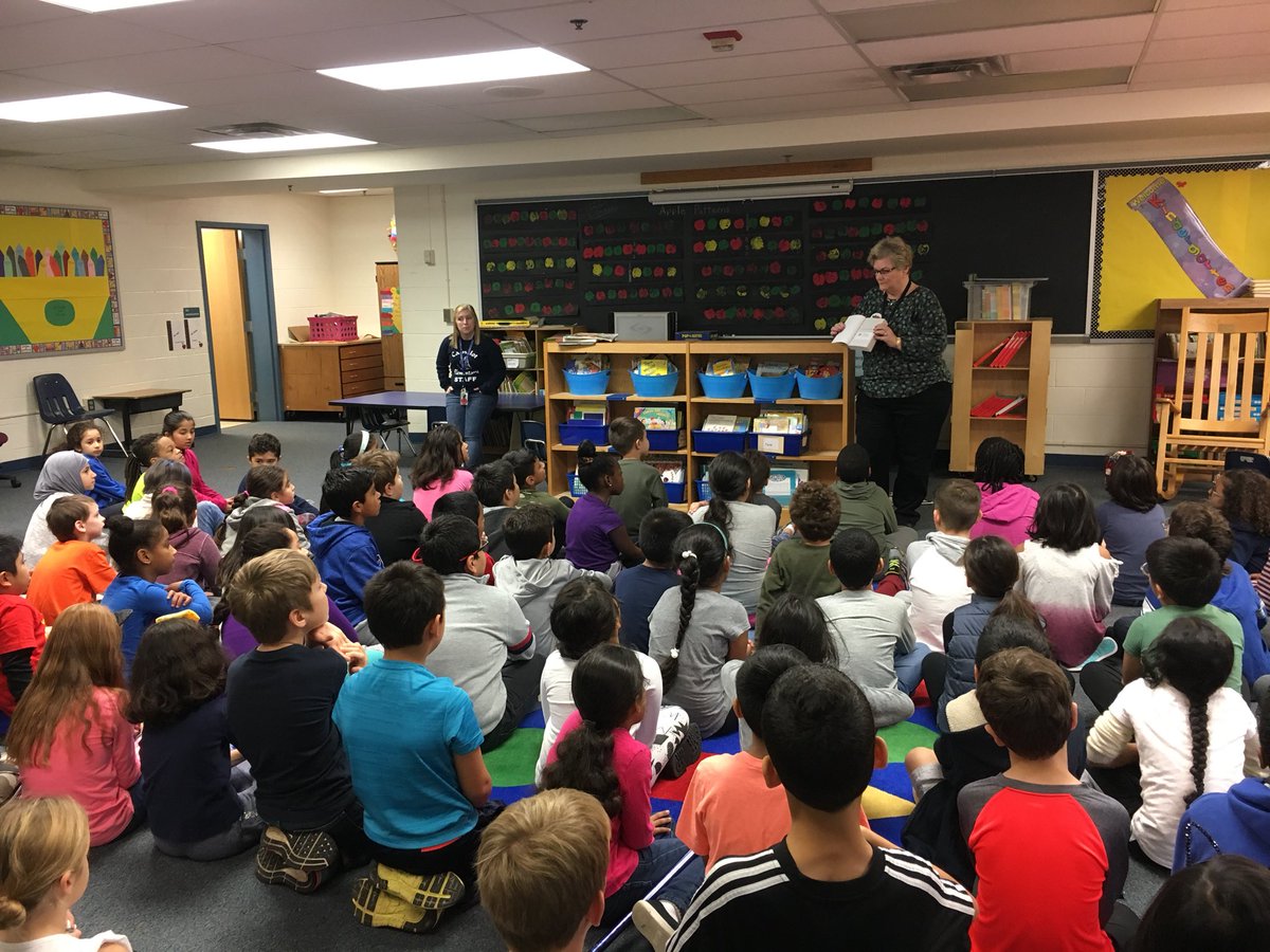 Camelot3rdGrade's tweet photo. Thanks to the Arlington-Fairfax Elks for providing each third grader with their own dictionary! https://t.co/jkPXD2NGLX