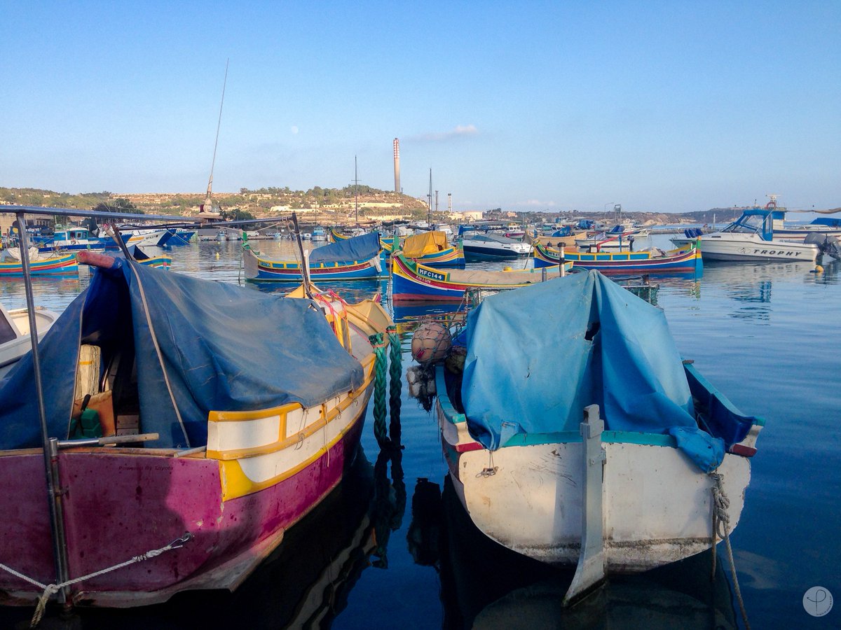 povecham's tweet image. P4 : Un port maltais en fin de journée... les pêcheurs sont rentrés, le soleil se couche sur l'eau...  #battlephoto