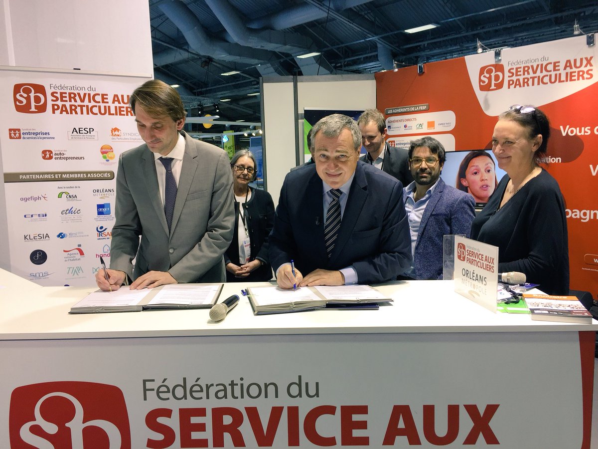 Julie Cassan tweet media