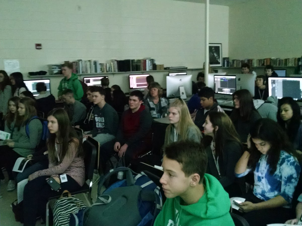 HeatherSaylor16's tweet image. FOG Elective tours #CareerPathways #VisualPerformingArts @ErinDeLuga @thisisyork @YorkD205 @Yorkactivities