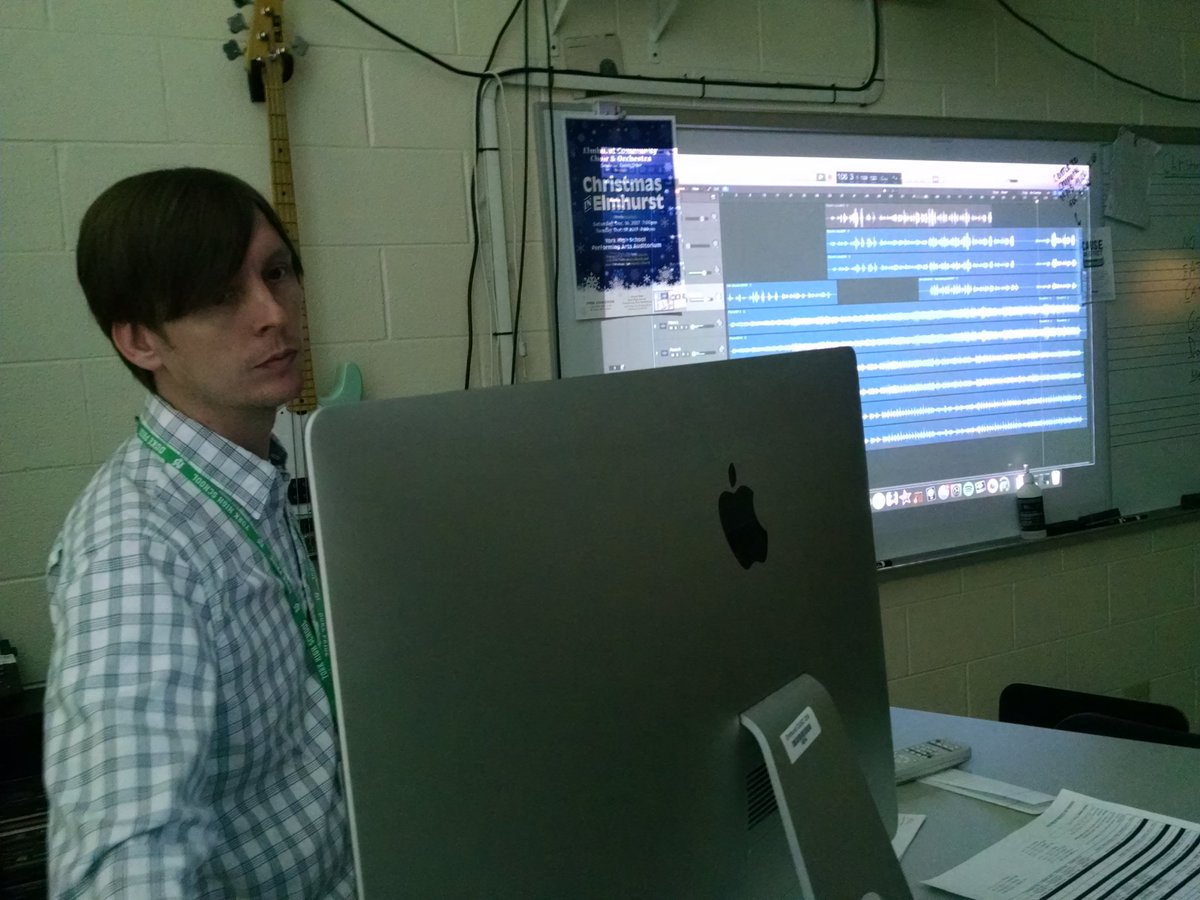 HeatherSaylor16's tweet image. FOG Elective tours #CareerPathways #VisualPerformingArts @ErinDeLuga @thisisyork @YorkD205 @Yorkactivities