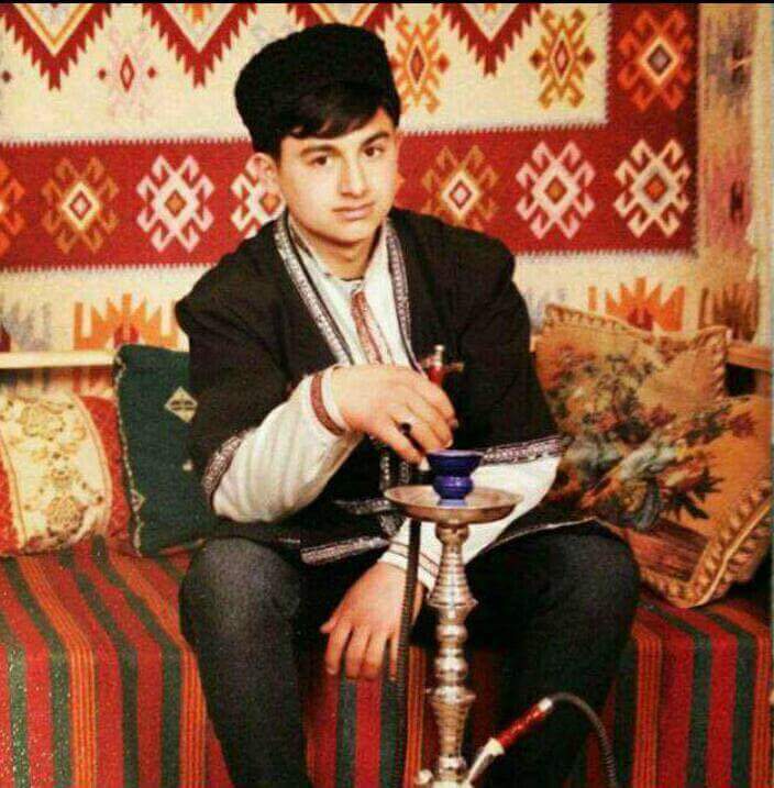 samr_sadraddin's tweet photo. Bu gün Gəncədə 17 yaşlı gənc #homoseksual olduğu üçün #ailə və qonşularından gələn təzyiqlərə görə intihar edib. https://t.co/0vsPo6WsCx