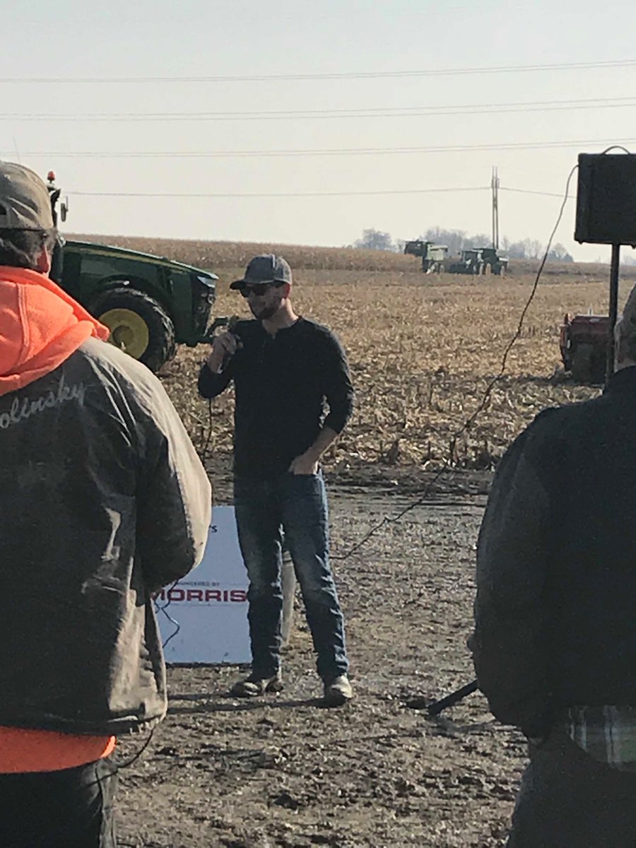 terrystevenson1's tweet photo. Dave Park, CSPC president explaining benefits of membership to area producers. #CSPCDemoDays17 https://t.co/T7riutR1B8