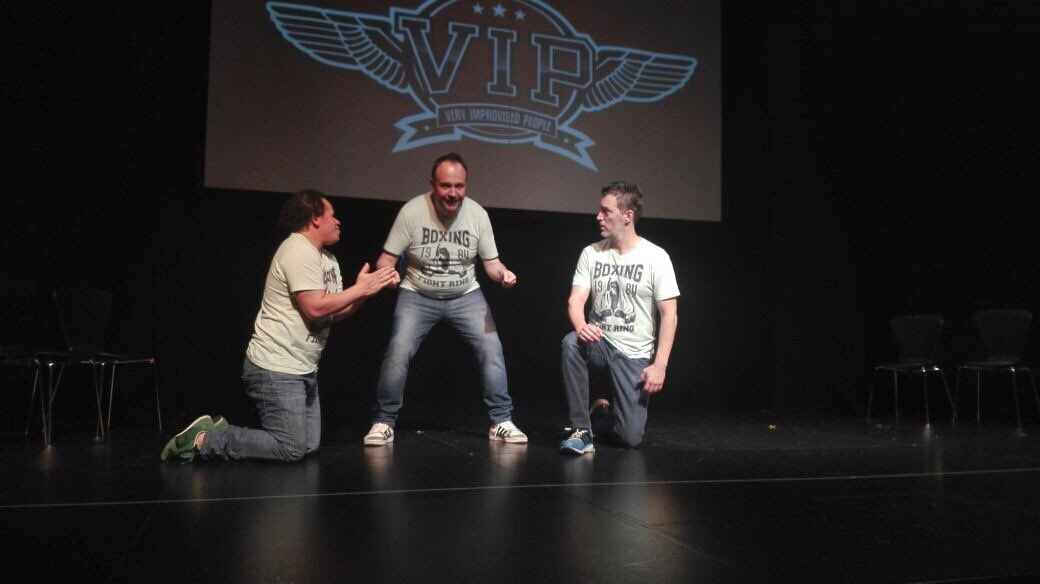 lfzafra's tweet photo. Que bello formato VIP la solidaridad de la #ImproParaLaVida al 100% @ChichilaNavia @JortegaActor @Santicaranza https://t.co/fpHHgPujkh