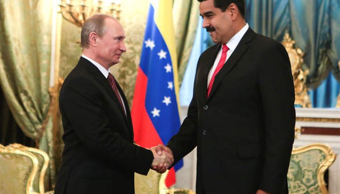 PartidoPSUV's tweet photo. Rusia y Venezuela firmarán este miércoles en Moscú reestructuración de la deuda https://t.co/BAOOTdY4FR #BonoNavideñoNavidadFeliz https://t.co/v62OvGpRPA