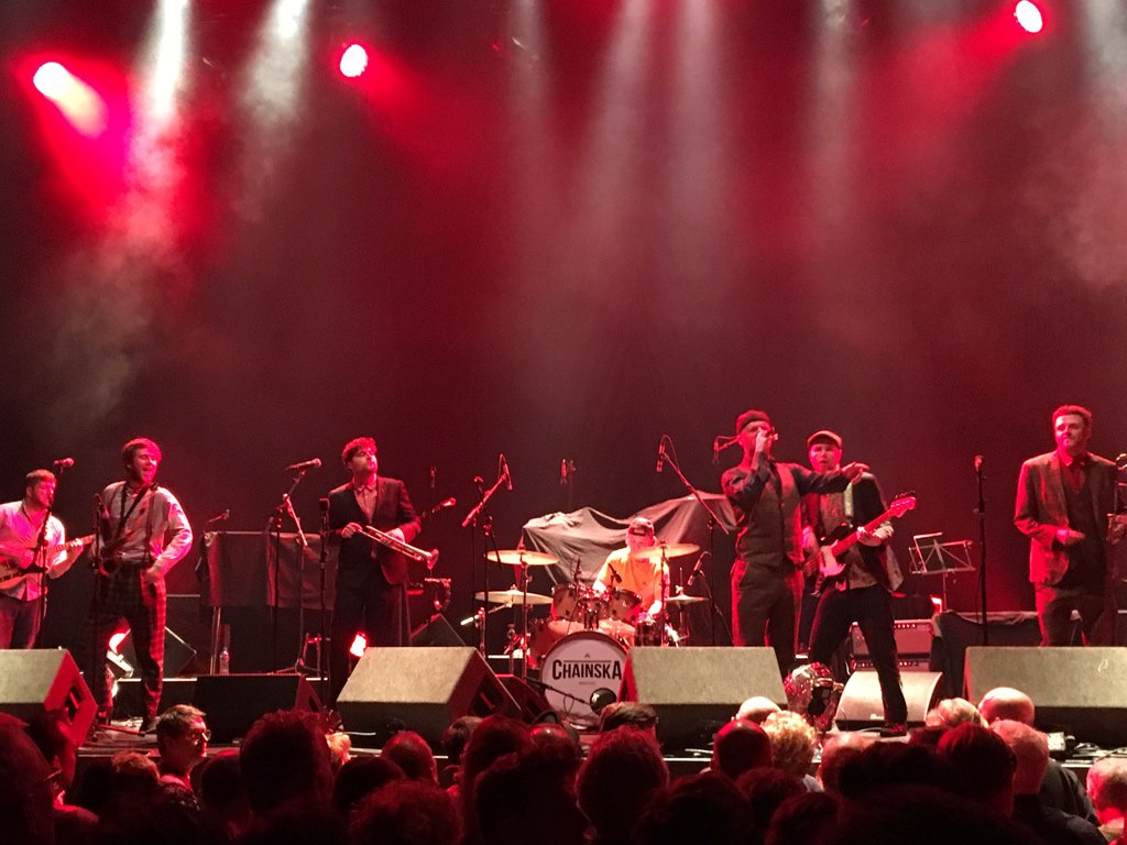 TPOR1974's tweet photo. Eindelijk weer eens een gaaf voorprogramma #ChainSka @TiVre_Utrecht #OneStepBeyond #Ska https://t.co/gktlvct477