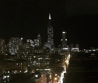 Repost @alanaarojas: All of the lights  #landmarkviews