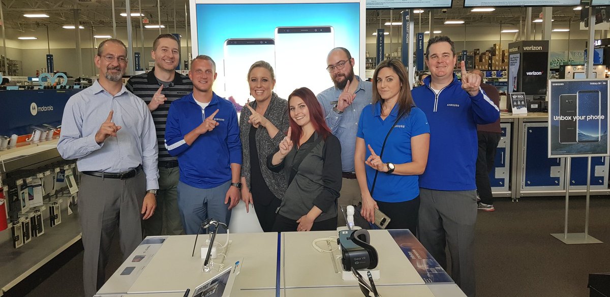 Tarareeve1984's tweet photo. #oneteam BBY training with our #DenverNorth FSM team @soung_sul @MargaretAReddy @Krivs14 @mjforrest ☝️#wewinasone #GProcks #winq4 https://t.co/Yft6e1TbNQ