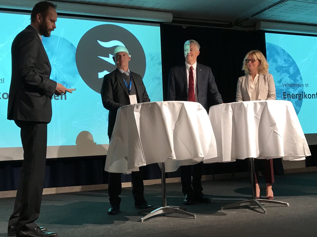 hjhegg's tweet photo. Gode diskusjoner og innlegg på #DNenergikonferanse i dag med vekt på samarbeid og kontinuerlig forbedring for å sikre langsiktig og høy verdiskaping på norsk sokkel.@StatoilASA https://t.co/gy8WNlmF74
