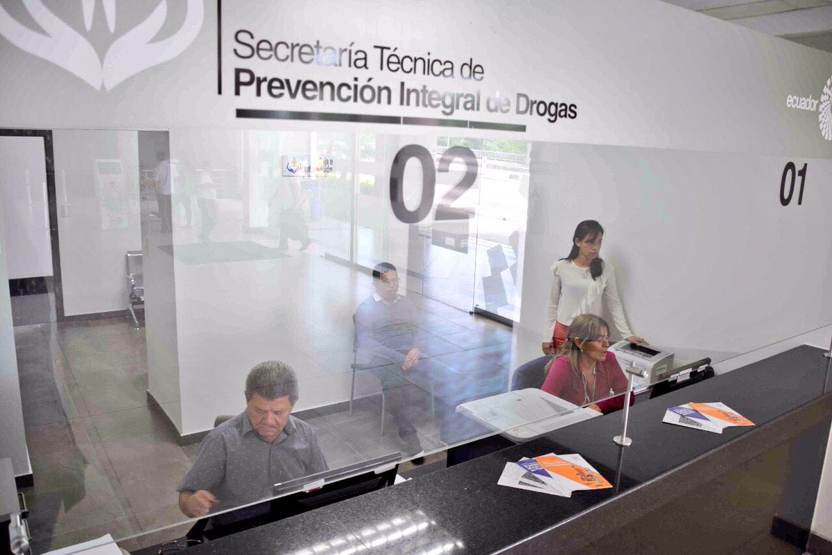 LedyZunigaRC's tweet photo. Atención padres de familia: si presume que su hijo tiene problemas de consumo de drogas la solución no es encadenarlos ni encerrarlos, en la Mesa de Servicios Ciudadanos recibirán orientación necesaria para su atención https://t.co/721VgoQBqH