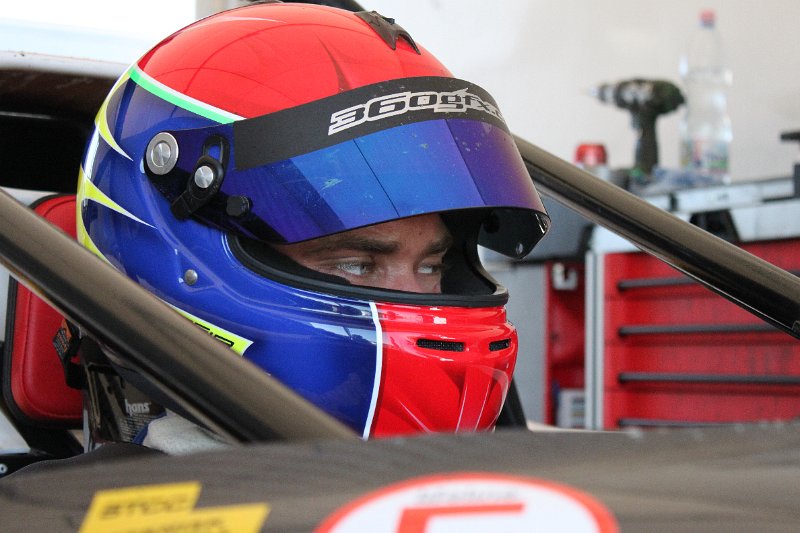 PittRace's tweet photo. It's #TrackTipTuesday! Be sure to ALWAYS bring a helmet and your driver's license to the track! https://t.co/5daSxUMVHA