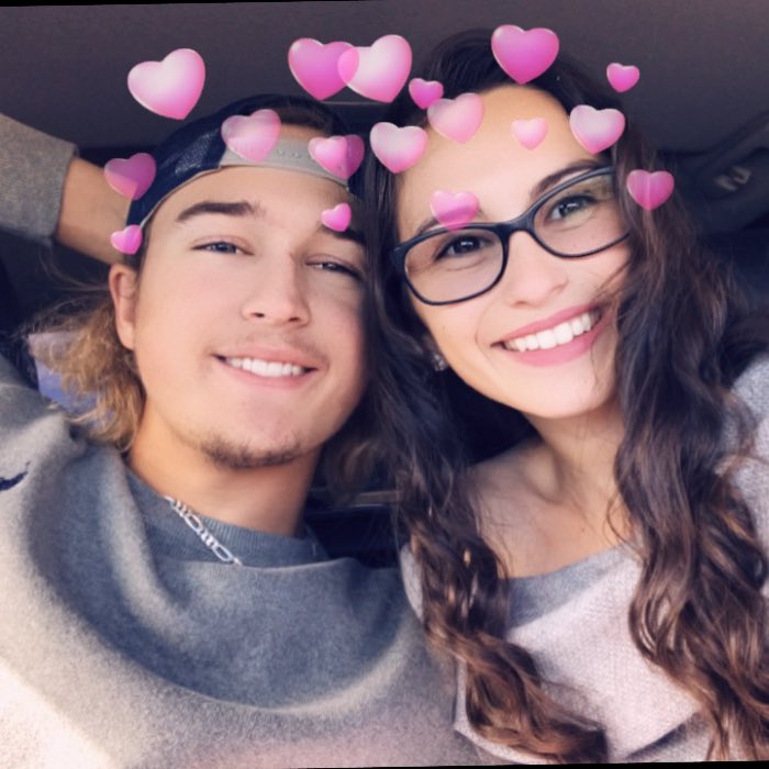 2018_castro's tweet image. my person💗