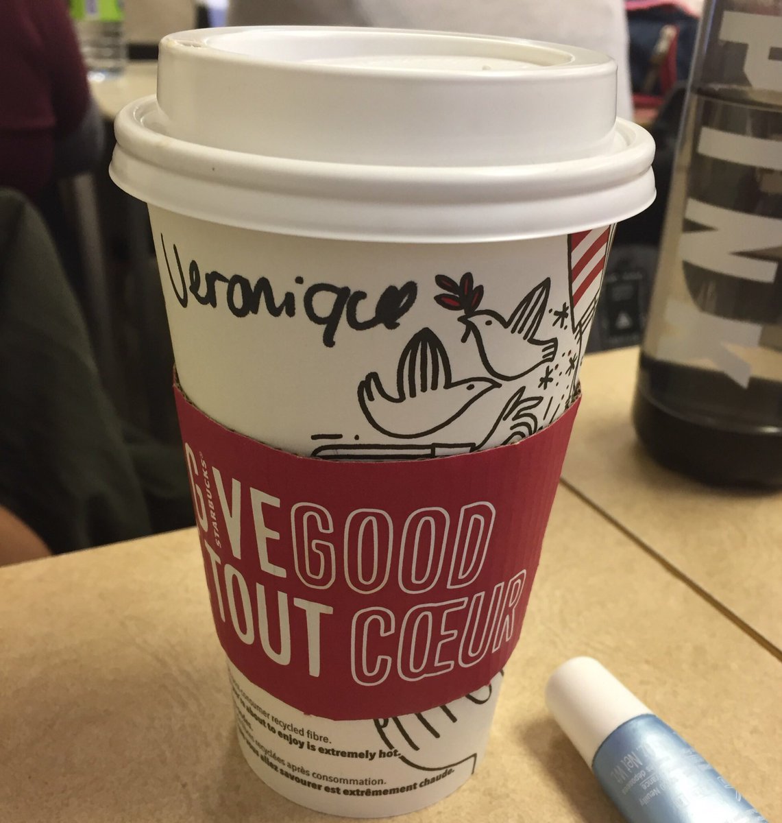 veroPS22's tweet photo. Oh well, @StarbucksCanada , think someone forgot to put espresso in my latte 😂🙄😒 #tasteslikemilk https://t.co/cMVUp6Dp5u