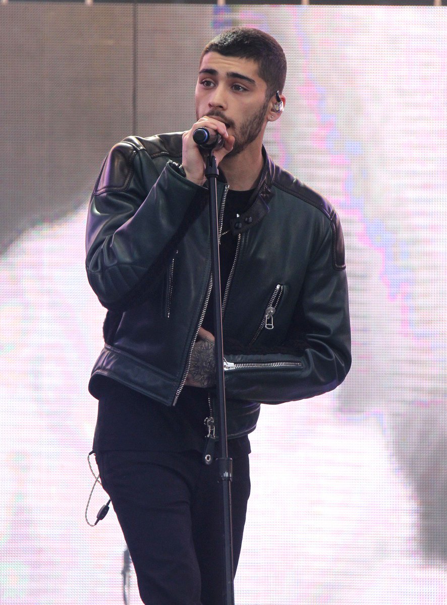 bestzaynsphotos's tweet photo. https://t.co/cGHZfKsUyr