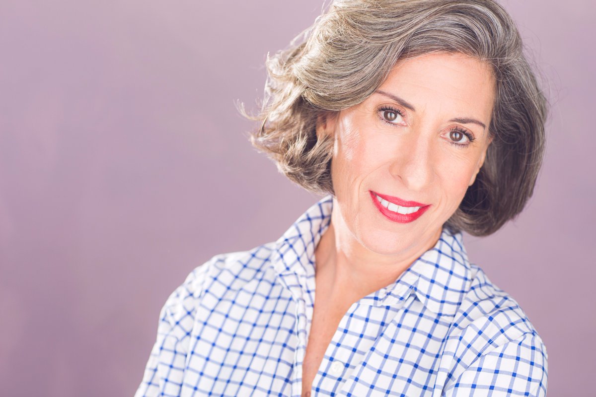 DebbieIrwinVO's tweet photo. #TuesdayThoughts — Amazing Opportunity for #VOArtists!

On 12/2/17, I have the distinct pleasure of being a guest #voiceover #coach at the #VO Pro on the Go #workshop, which is happening at three different #studios in NYC from 8 a.m. - 5 p.m.

Blog post: https://t.co/uCzFlSLTJn https://t.co/4AEcZG7sLE