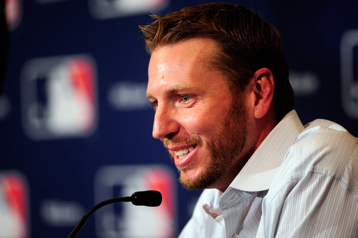 December 9th, 2013: Halladay signed a one-day contract and retired a member of the Blue Jays. 

Thank you, Doc.

#CelebrateDoc