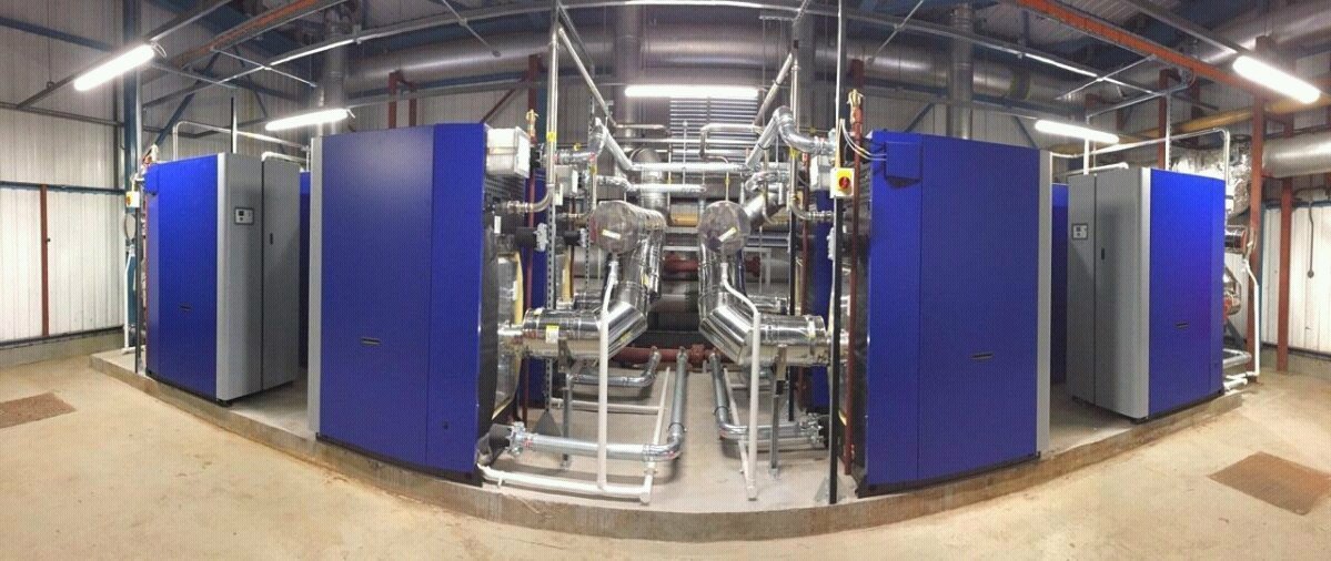 MitchellsGlos's tweet photo. Nice boiler install just completed - seems a shame to lag the pipework https://t.co/JUpyQrdXJj