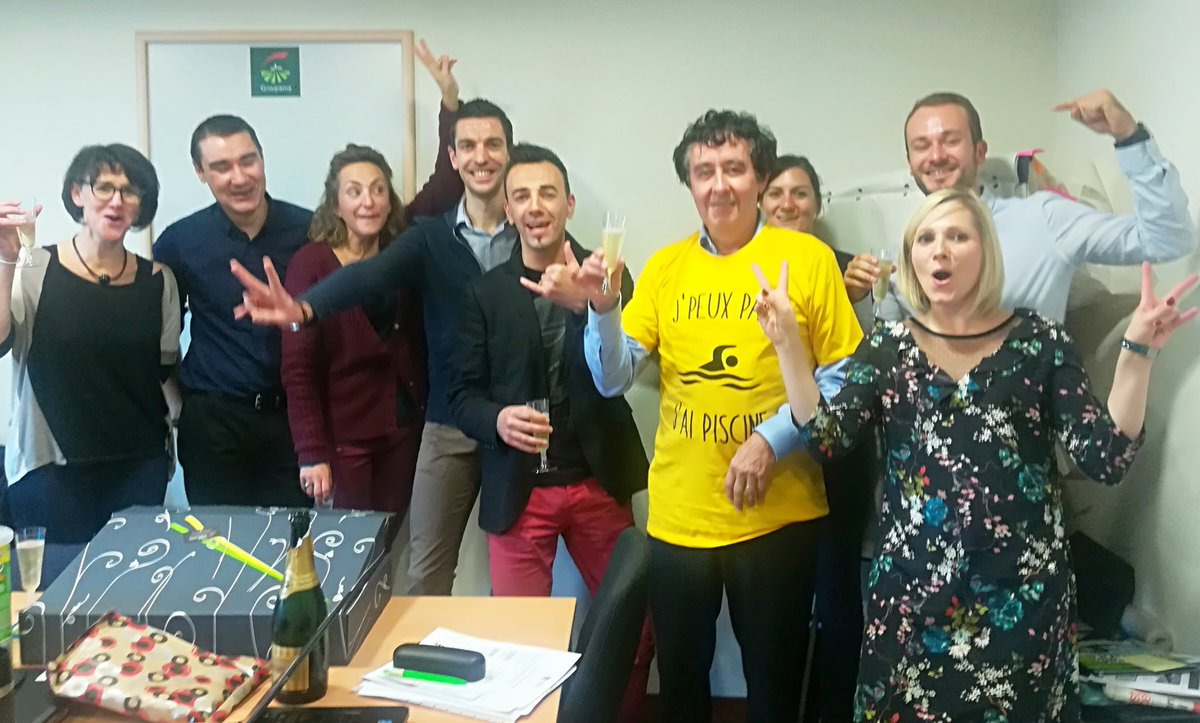 MelanieRicherRH's tweet photo. Nous y voilà... La team FAC laisse partir son chanteur favori @ThierryRenouvel ! #merci pour cette belle collaboration !
#happyRetraite #newlife #jpeuxpasjaipiscine https://t.co/Bl5SikYTYn