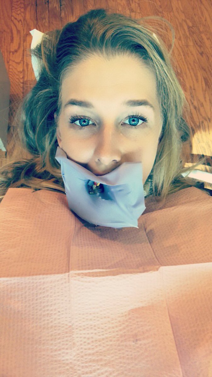 ellewoglom's tweet photo. Sometimes I like to get root canals because they're FUN &amp; make me feel alive 🤗 https://t.co/YA7YEfoZIx