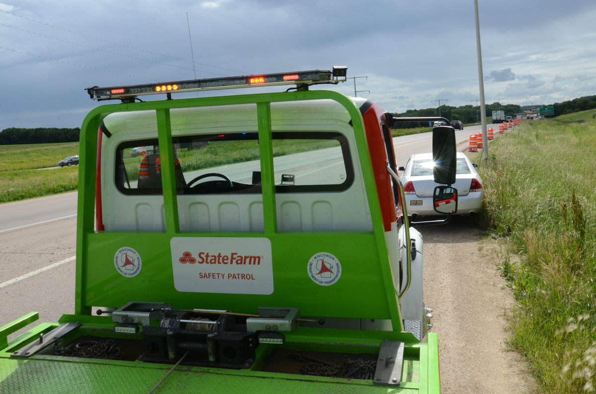 511WI's tweet photo. Follow @511WI as we Tweet along tomorrow with Freeway Service
Teams on I-39/90, the Madison Beltline, WIS 441, and the Zoo Interchange. #StaysafeWI #MoveOverSlowDown https://t.co/4EPRF4C0AF https://t.co/XUUtHz0Jah