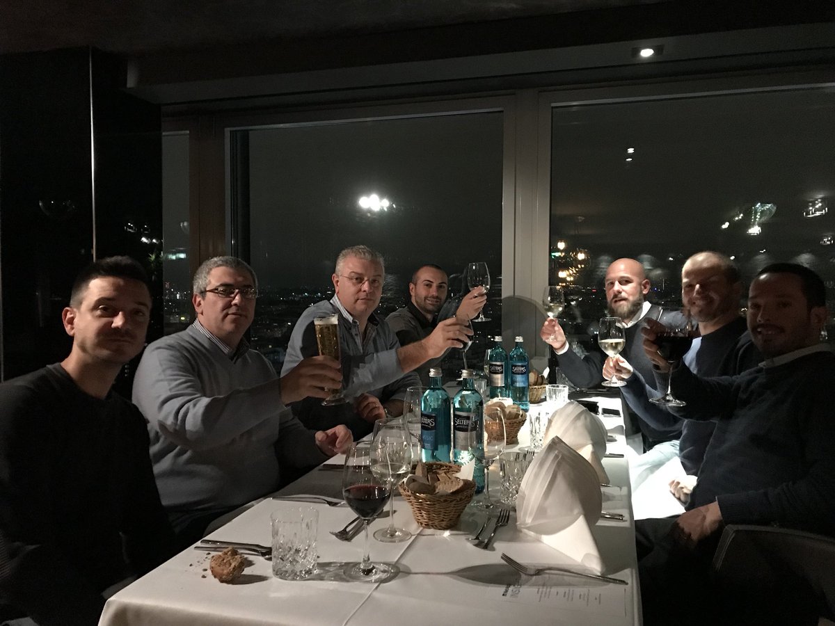 PatanoRoberto's tweet photo. Grazie ai nostri clienti e partner presenti alla #SkyDinner #NetaAppInsight @NetApp_Italia https://t.co/vJb4i7o7RN