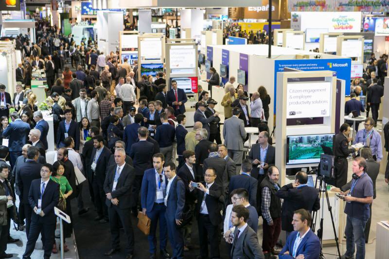 SpainMFA's tweet photo. Today the @SmartCityexpo #SCEWC17 kicked off in Barcelona with the participation of:
👥 17,000 visitors
🌍 120 countries
🏙 700 cities
🎟 600 exhibitors
🎤 430 speakers https://t.co/VBIeKfYljF