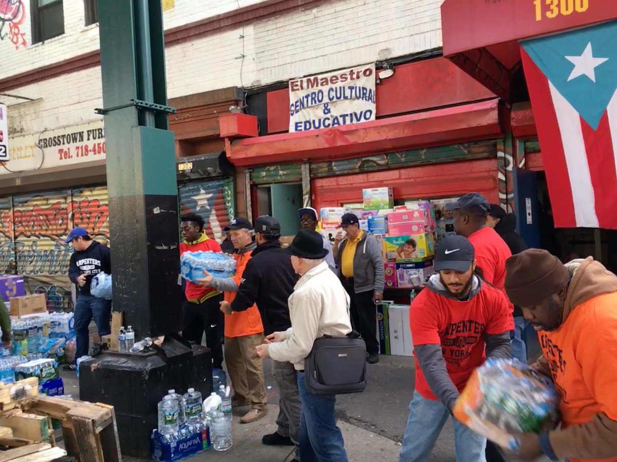 CarpentersNyc's tweet photo. #UnionCarpenters volunteering for #DisasterReliefEfforts at El Maestro Inc. in the #Bronx. #PuertoRicoRelief #UnidosPorPR #PuertoRicoSeLevanta https://t.co/bRSuKm2W28