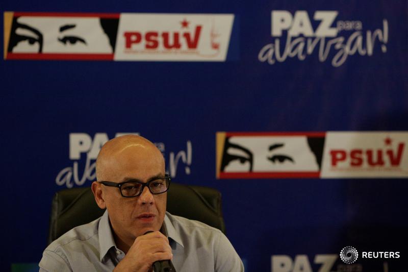 ReutersVzla's tweet photo. #Venezuela dice inició pago de intereses de deuda demorados https://t.co/IqRCE2InWf https://t.co/Rnj5pasIBx