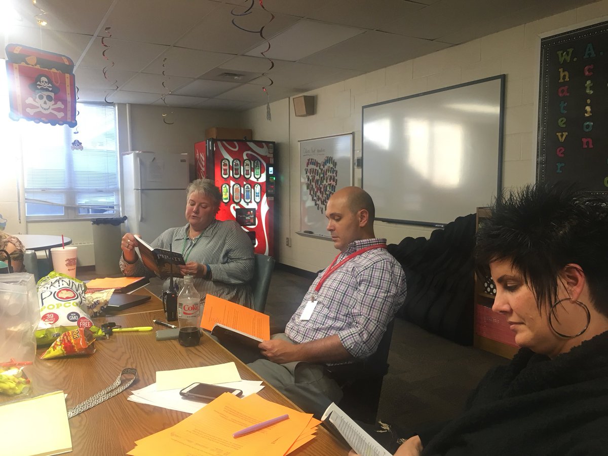 MrsKCleaver's tweet photo. Getting our professional growth on at COMPASS!! #atowncompass @KristalMccorkle @1564jam https://t.co/vxzrN3Babd