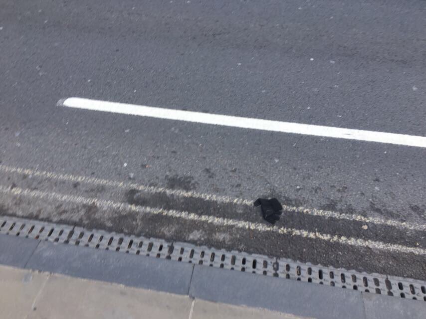 Lonely glove #iffleyroad #oxford <a href="/magdalen_arms/">The Magdalen Arms</a> <a href="/Pegatweet/">Pegasus Theatre</a>